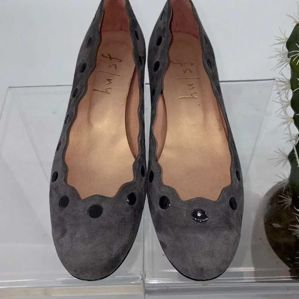 French Sole FS/NY Womens Flat‎ Wedge Shoes Scalloped Grey Suede Patent Dots size